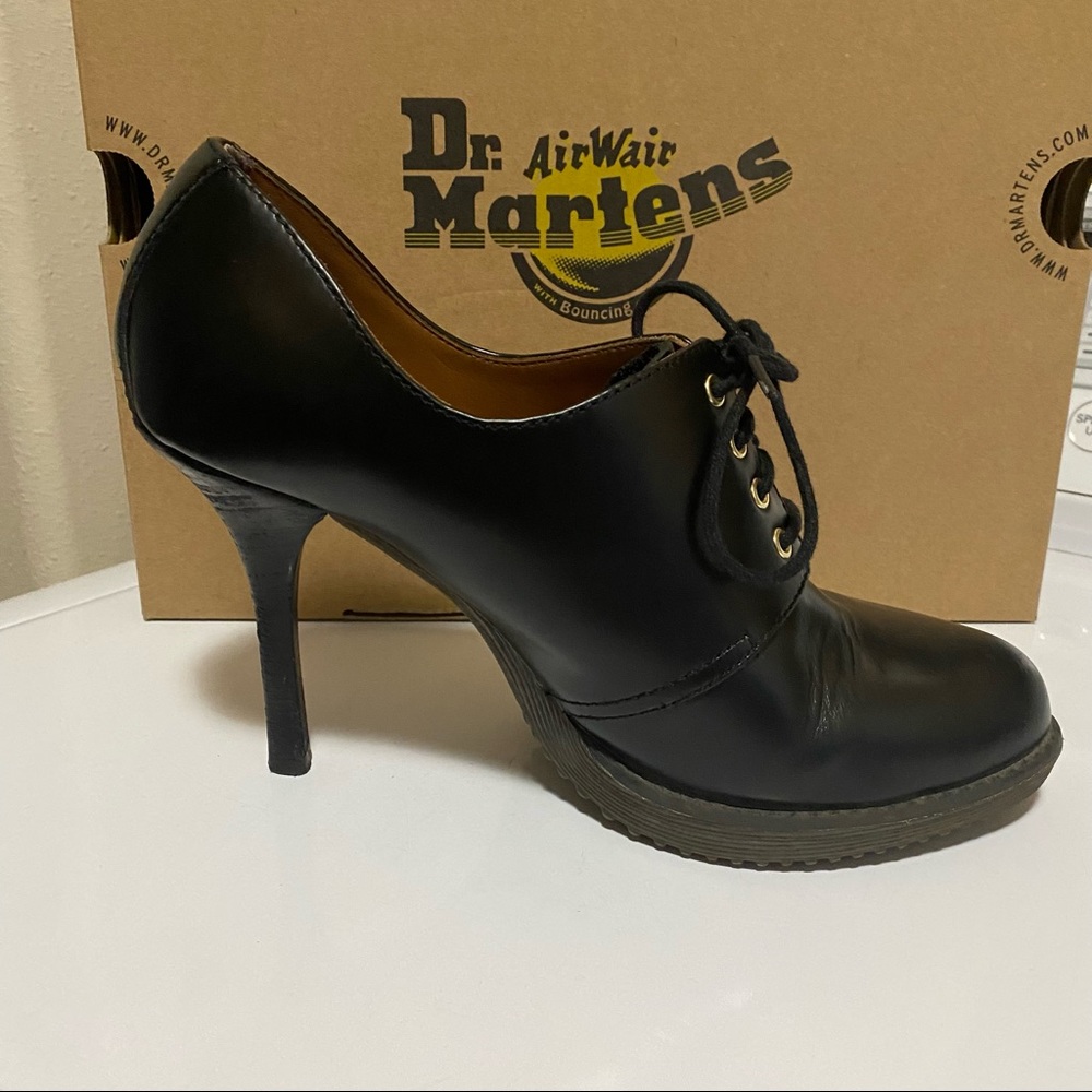 Dr. Martens Ofira Shoe